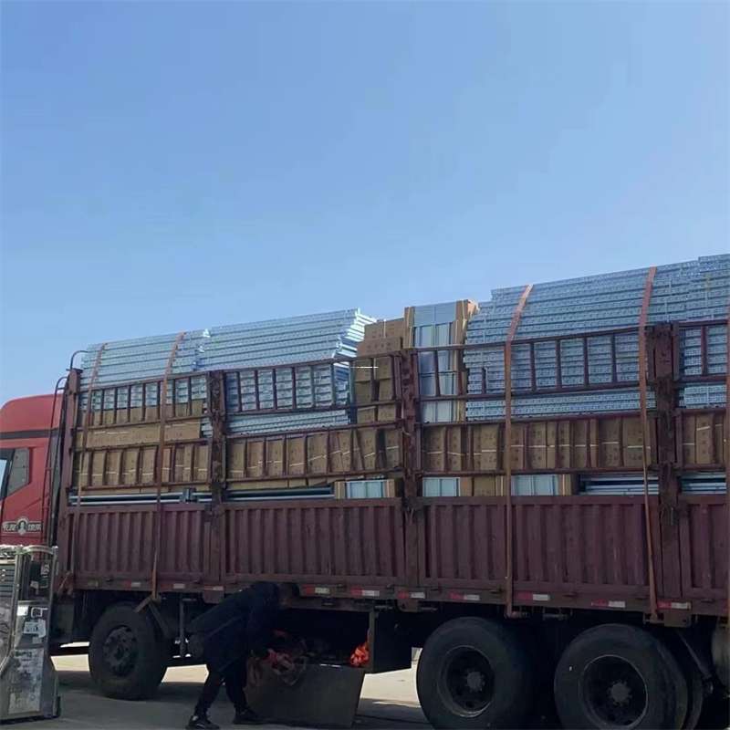 河南新乡卫辉到新疆阿勒泰富蕴县物流公司，一站式服务